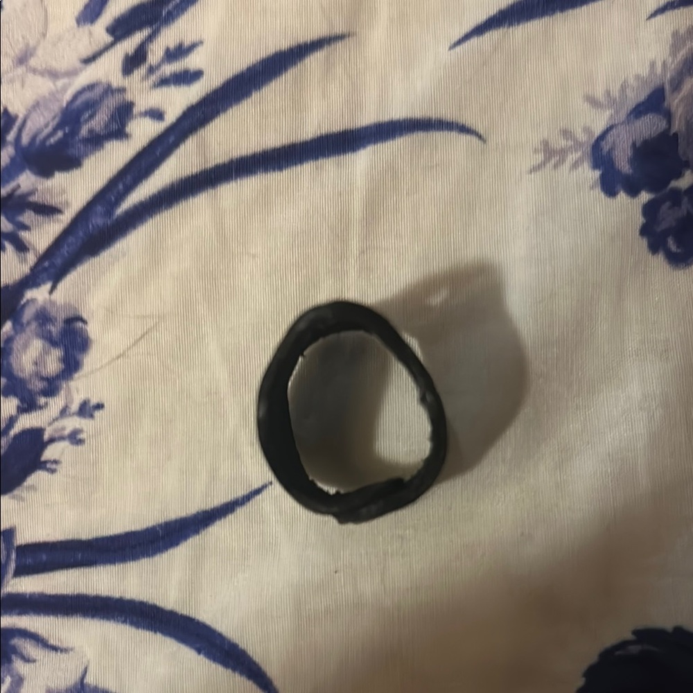 Buffalo girl Black Heart Ring - Picture 6 of 6